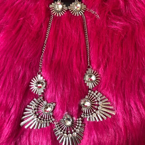 Paparazzi Miss YOU-niverse silver necklace - Picture 3 of 4